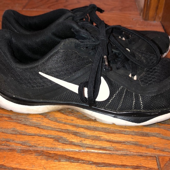 Black nike sneakers - Picture 2 of 5